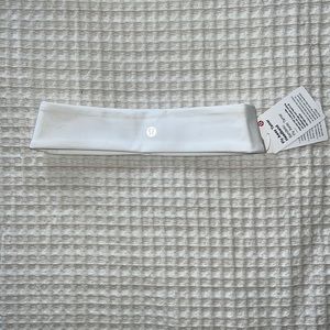 Lululemon headband! WITH TAGS ON!!